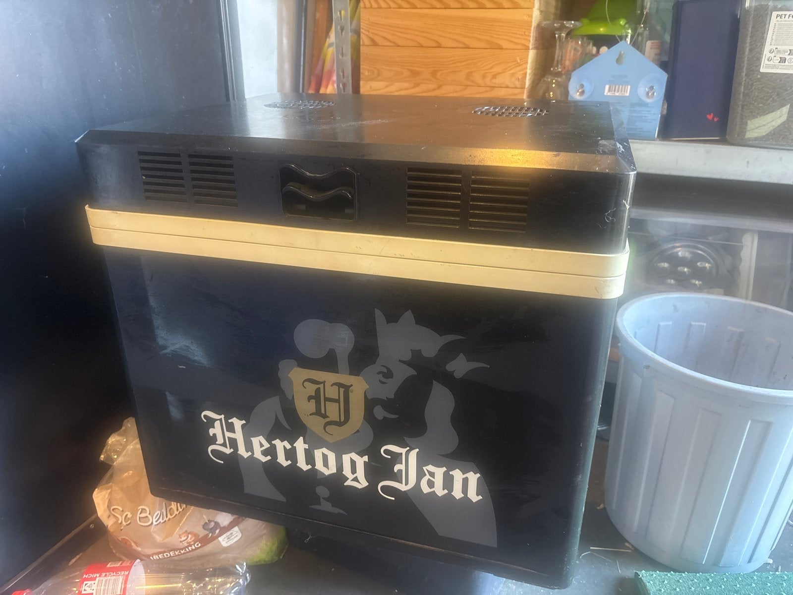 Hertog Jan koelbox 12v en 220, Witgoed en Apparatuur, Ophalen of Verzenden, Minder dan 75 liter, Zonder vriesvak, Gebruikt