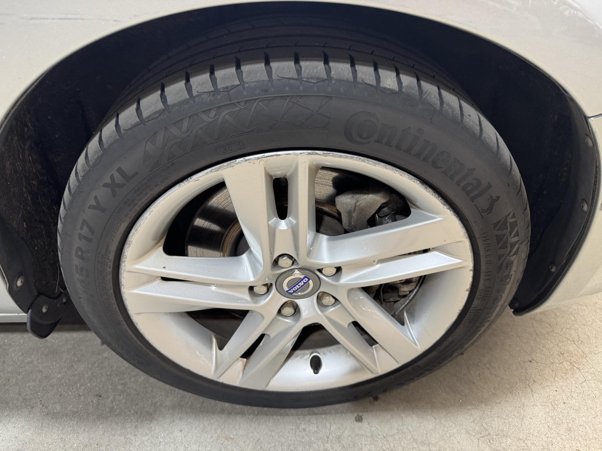 Foto 26 van Volvo V60 2.4 D6 AWD Plug-In Hybrid Summum Super Netjes Pano