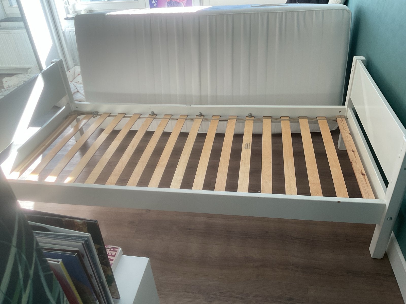 Wit eenpersoonsbed met lattenbodem, Ophalen, Gebruikt, 90 cm, Eenpersoons
