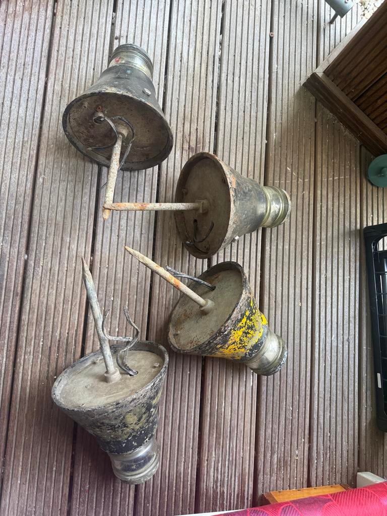 4 Vintage landingsbaan Elfaka lampen vliegbasis Leeuwarden, Ophalen