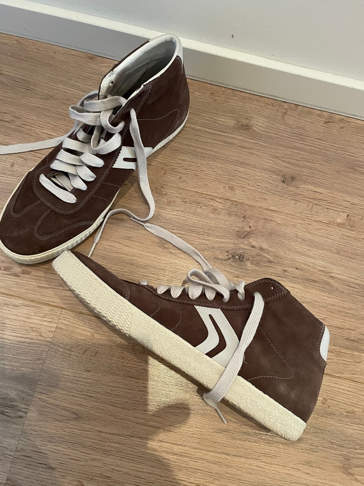 Mooie bruine Geox schoenen 44!, Bruin, Ophalen of Verzenden, Sneakers of Gympen, Zo goed als nieuw