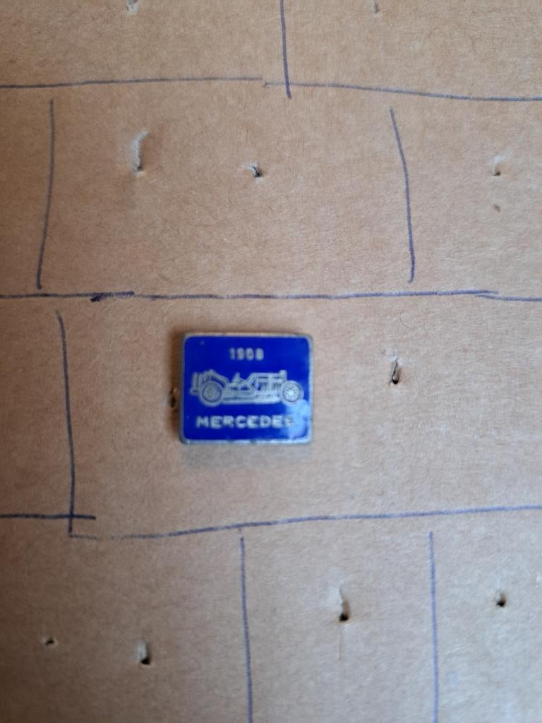 Mercedes speldje emaille, Ophalen of Verzenden, Gebruikt, Merk