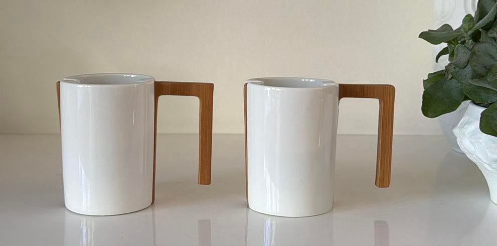 2 design bekers met hout, Huis en Inrichting, Ophalen of Verzenden, Zo goed als nieuw, Overige stijlen, Kop(pen) en/of Schotel(s)