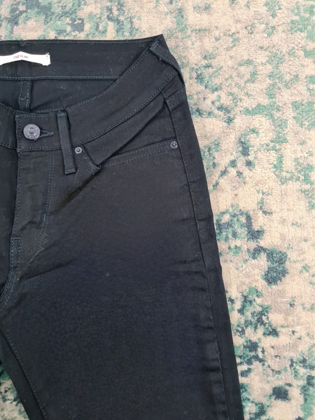 Levi's 712 slim W27 L30 WMN Tulsi2730 Zwart Mid-rise, Zwart, Ophalen of Verzenden, Zo goed als nieuw, W27 (confectie 34) of kleiner