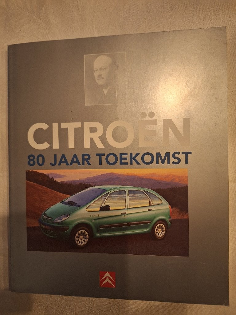 Citroën 80 jaar toekomst  uitgave uit 2000, Boeken, Ophalen of Verzenden, Zo goed als nieuw, Haakman Naarden, Citroën