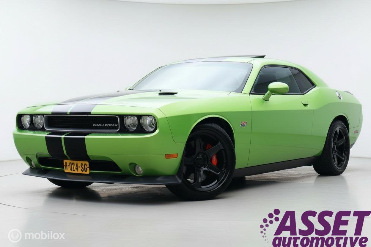 Dodge Challenger SRT8 6.4 V8 aut 470 pk | schuifdak | mooi!, Auto's, Dodge, Automaat, Achterwielaandrijving, Gebruikt, 120 €/maand