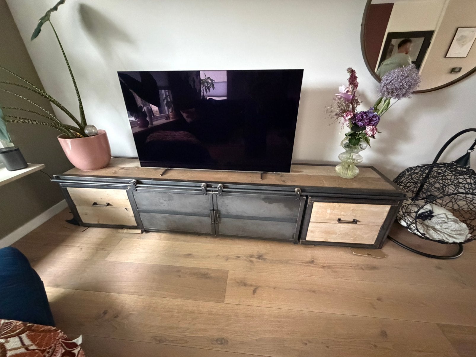 Stoer industrieel tv meubel, Ophalen, Zo goed als nieuw, 200 cm of meer, Minder dan 100 cm