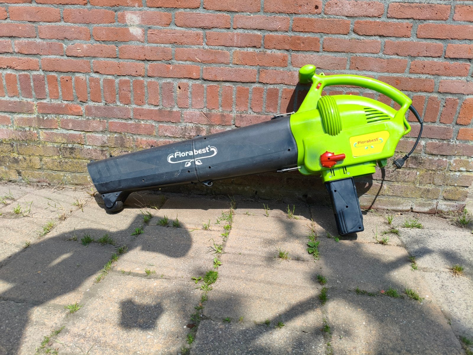 Florabest Bladblazer - Elektrisch, met zuigfunctie, Tuin en Terras, Bladblazers, Gebruikt, Florabest, Met zuigfunctie, Handgedragen