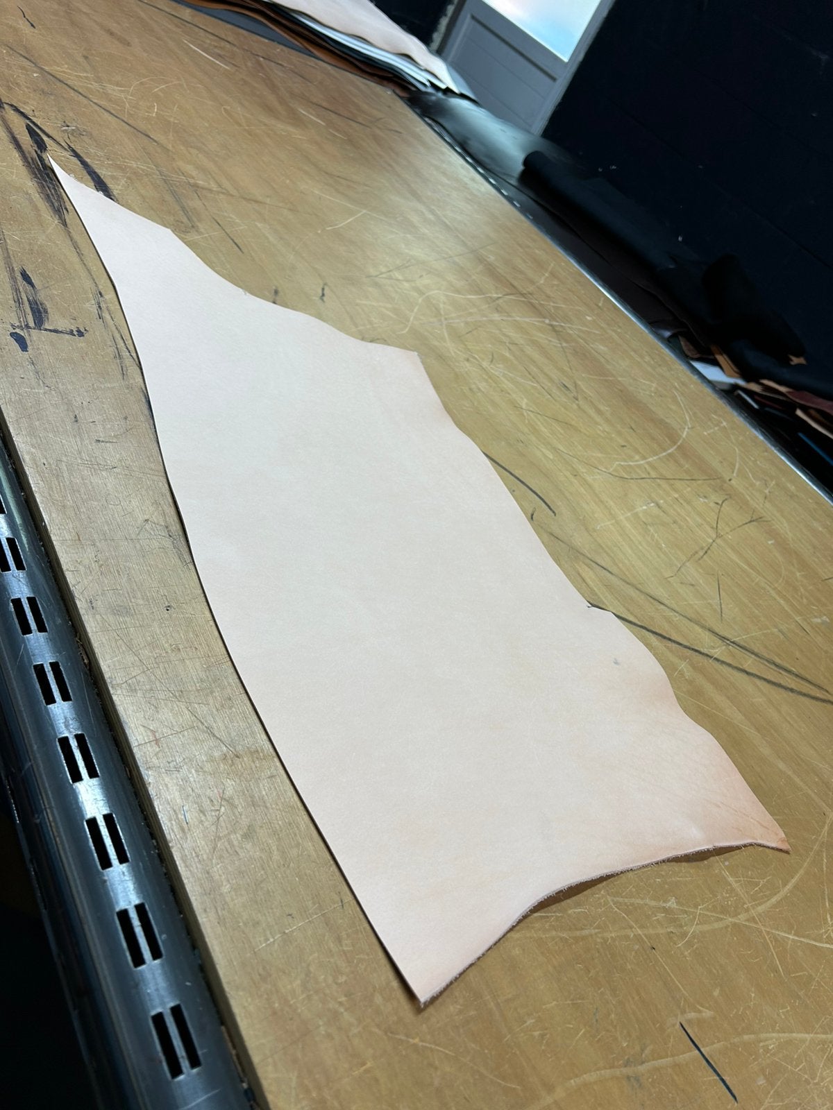 Naturel tuigleer 2 mm dikte half soepel N-8, Leer of Kunstleer, Ophalen of Verzenden, Zo goed als nieuw, 30 tot 120 cm