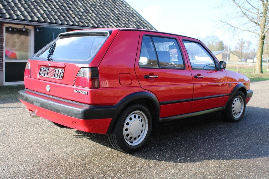 Volkswagen Golf 1.8 GTI Inj. 5-DEURS COLLECTOR ITEM 172000KM, Auto's, Oldtimers, Voorwielaandrijving, Stof, Zwart, Volkswagen
