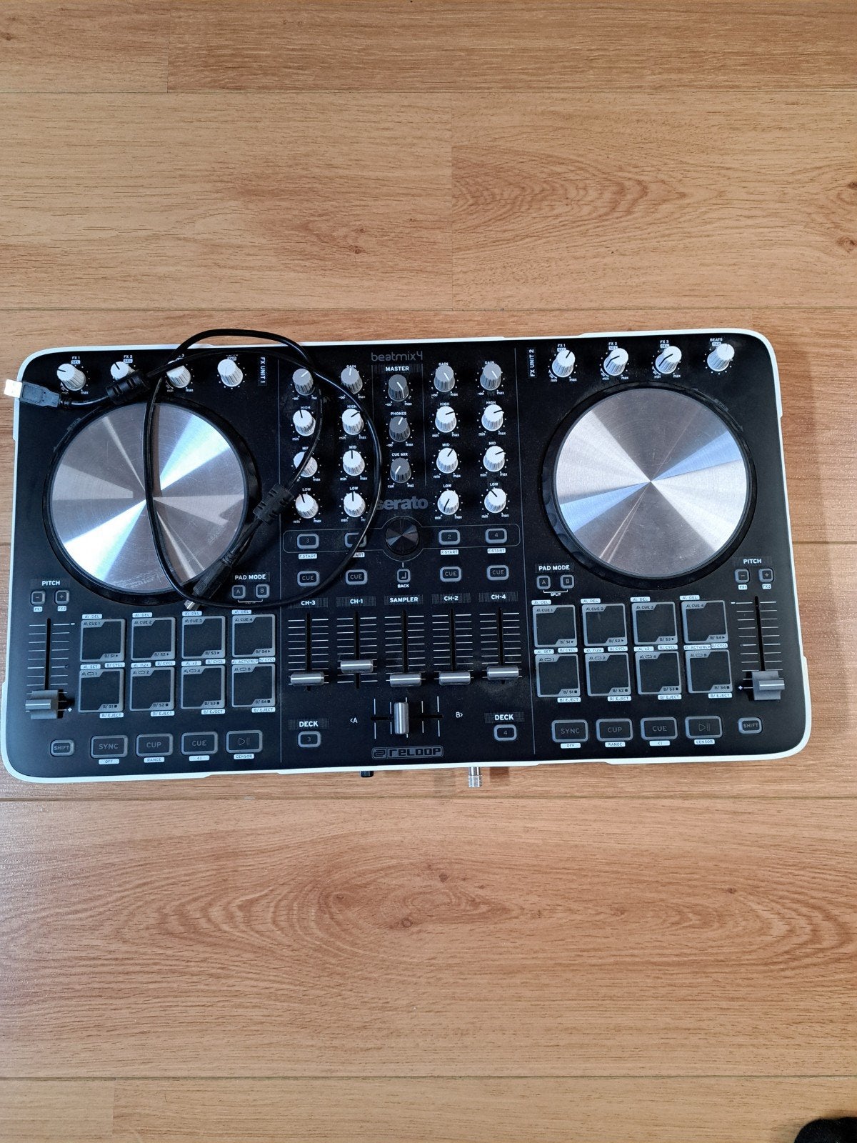 Reloop Beatmix 4 DJ Controller - Zo goed als nieuw, Ophalen, Zo goed als nieuw, Dj-set, Reloop