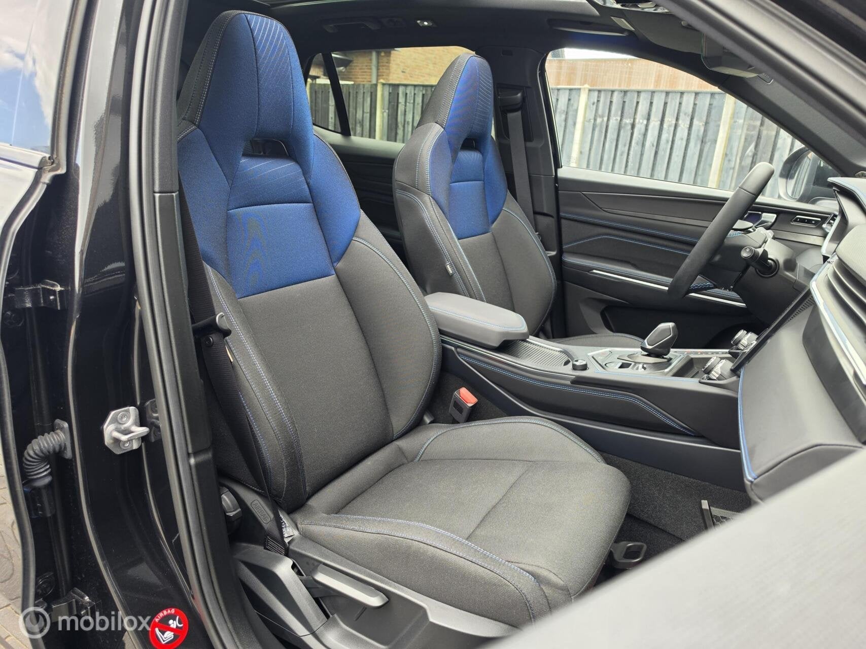 LYNK & CO 01 1.5 PHEV BLACK EDITION PANO 360CAM ZWARTE HEMEL, Auto's, Stof, Plug-in hybride, Bedrijf, 1854 kg