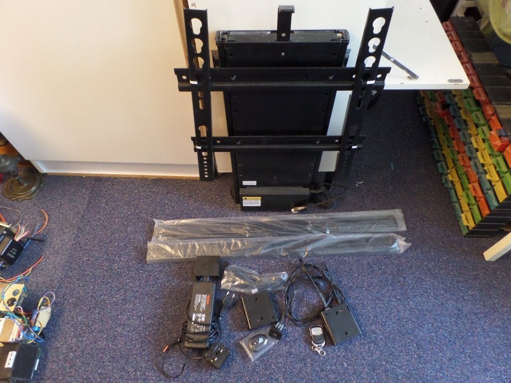 TV-lift, SCREENTECH,VENSET TS700A-(#9122), Ophalen, Nieuw