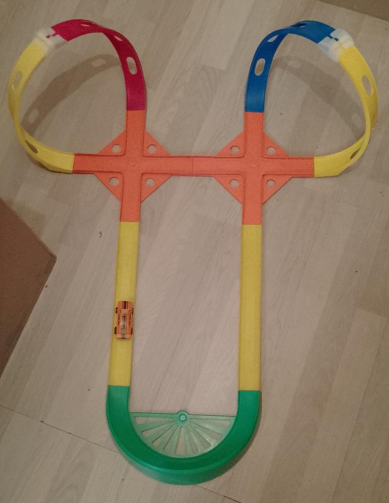 Darda Racebaan met Auto, Kinderen en Baby's, Speelgoed | Racebanen, Overige merken, Verzenden, Opwindmechanisme, Met looping