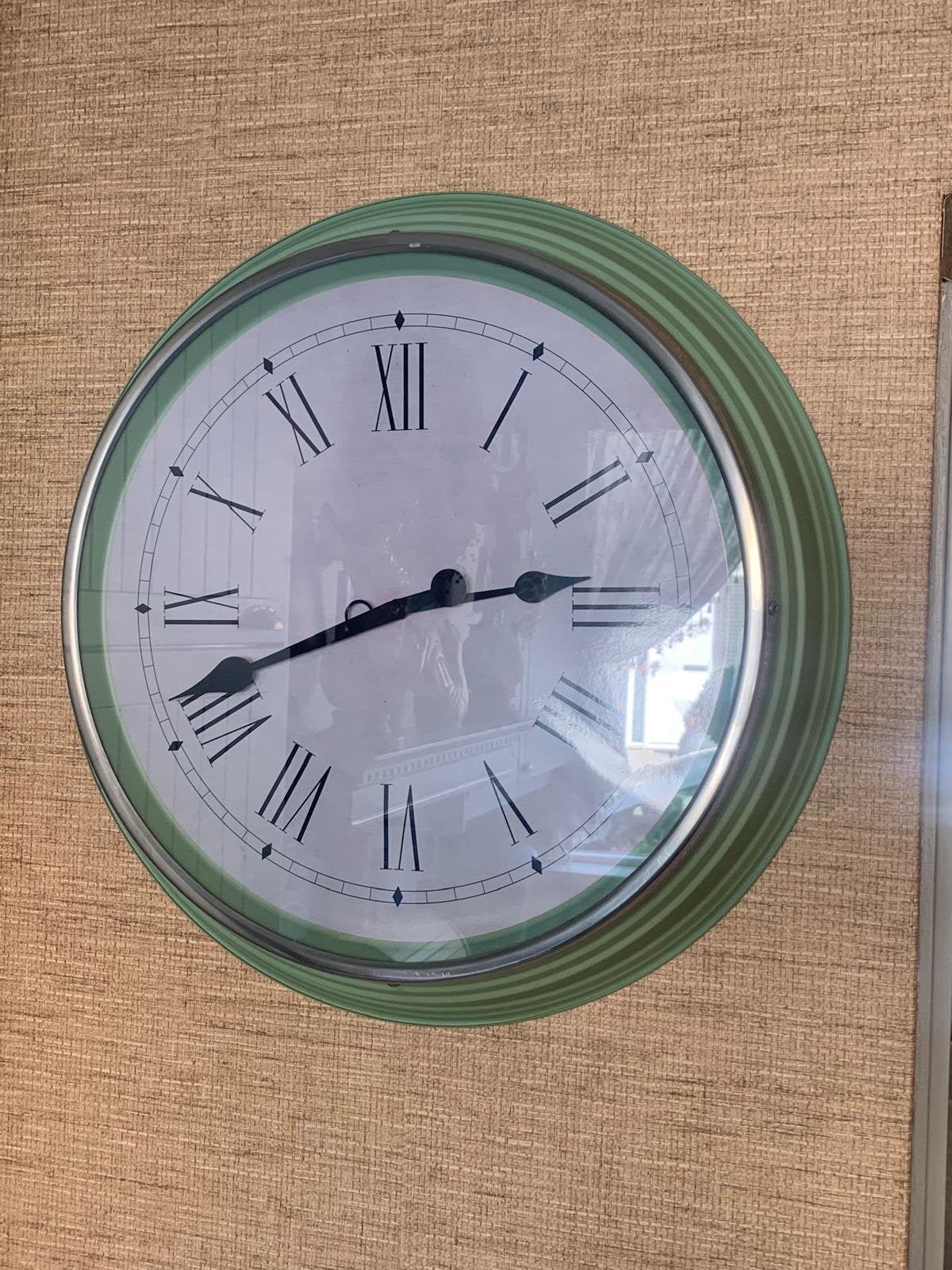 Wandklok groen, Ophalen, Zo goed als nieuw