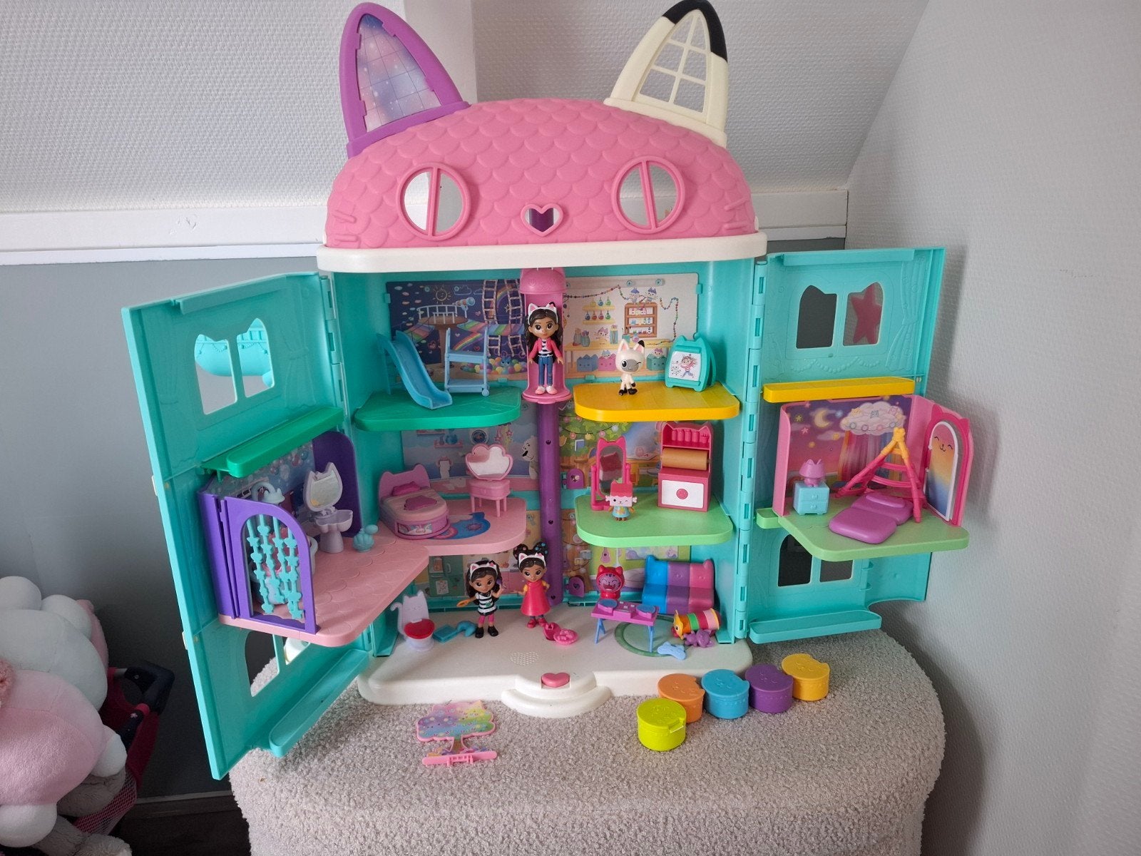 Te koop: Gabby's poppenhuis, Ophalen, Zo goed als nieuw, Poppenhuis