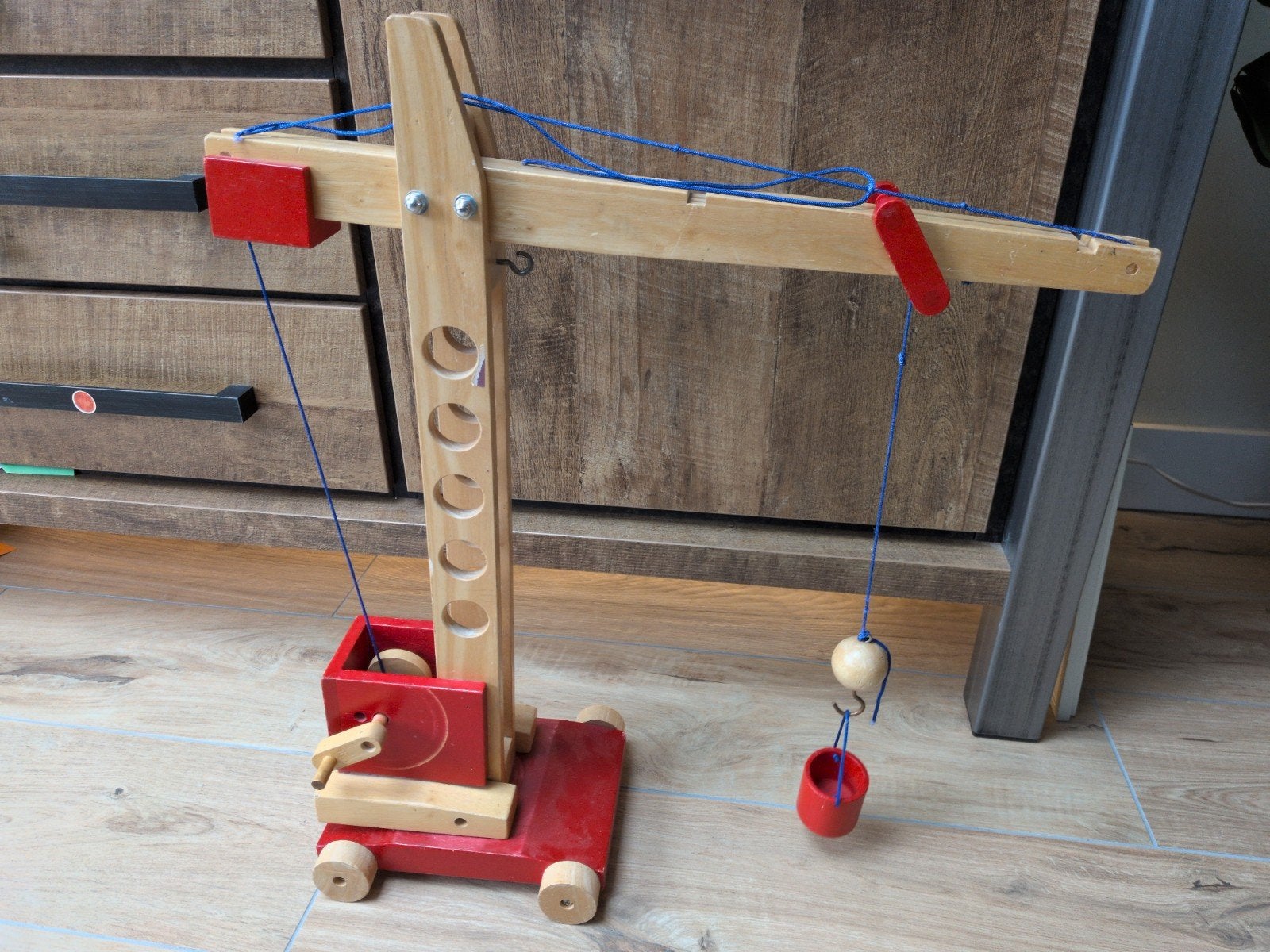 Leuke grote houten hijskraan, Ophalen, Gebruikt