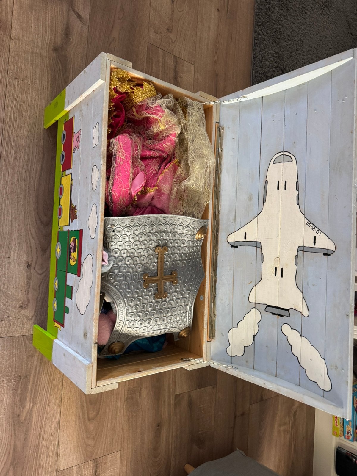 Super leuke verkleedkist met inhoud, Ophalen, Gebruikt, Hout