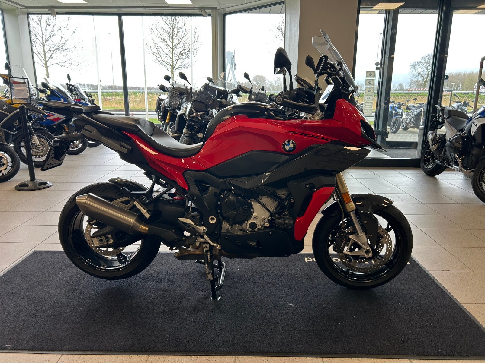 BMW S1000XR  M-pakket 2020 nieuwstaat 9 maanden garantie, Motorrijbewijs A, Handvatverwarming, Particulier, Toermotor