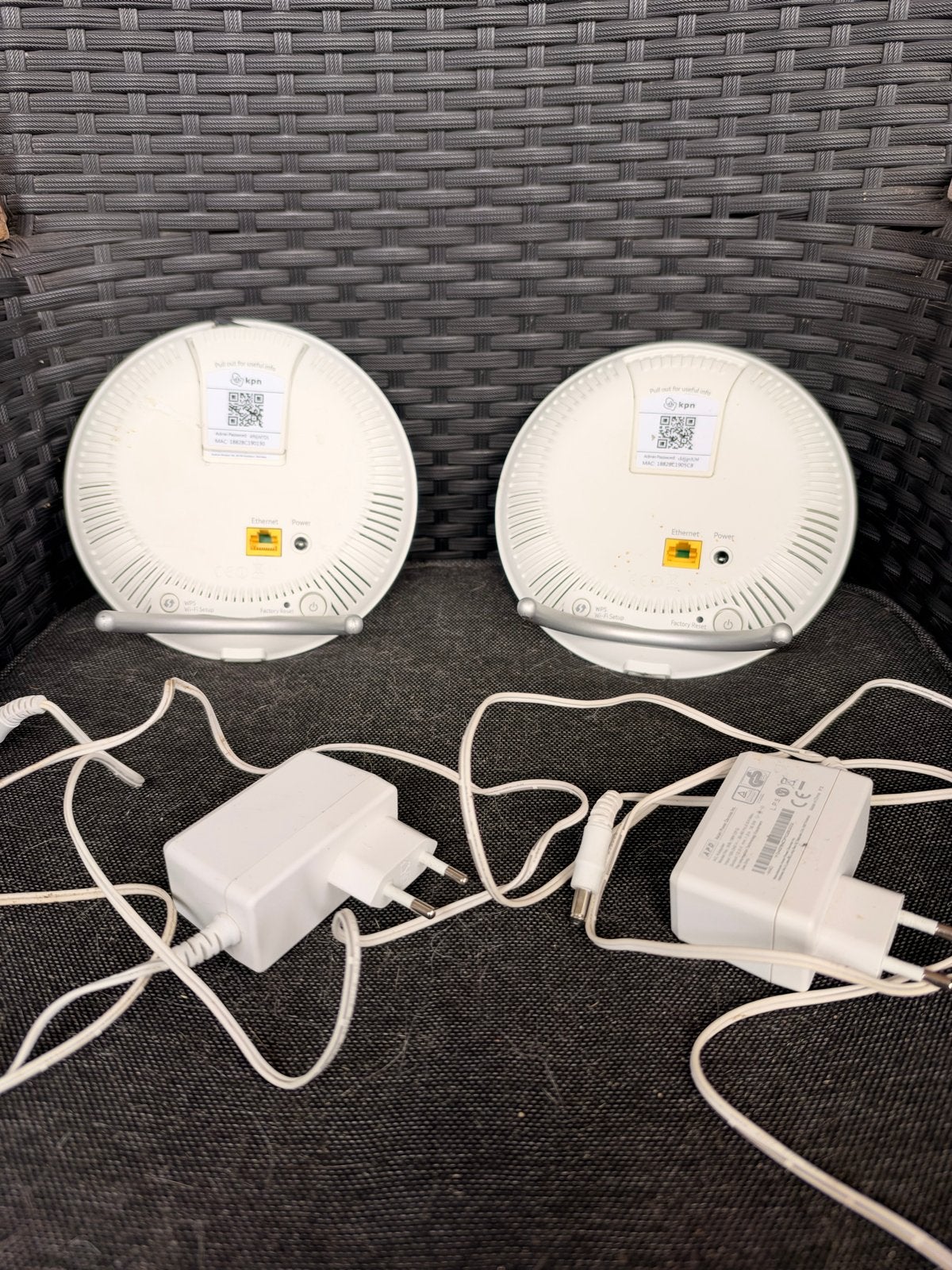 KPN SuperWifi punten (2 stuks) met adapters, Ophalen of Verzenden, Zo goed als nieuw, Router