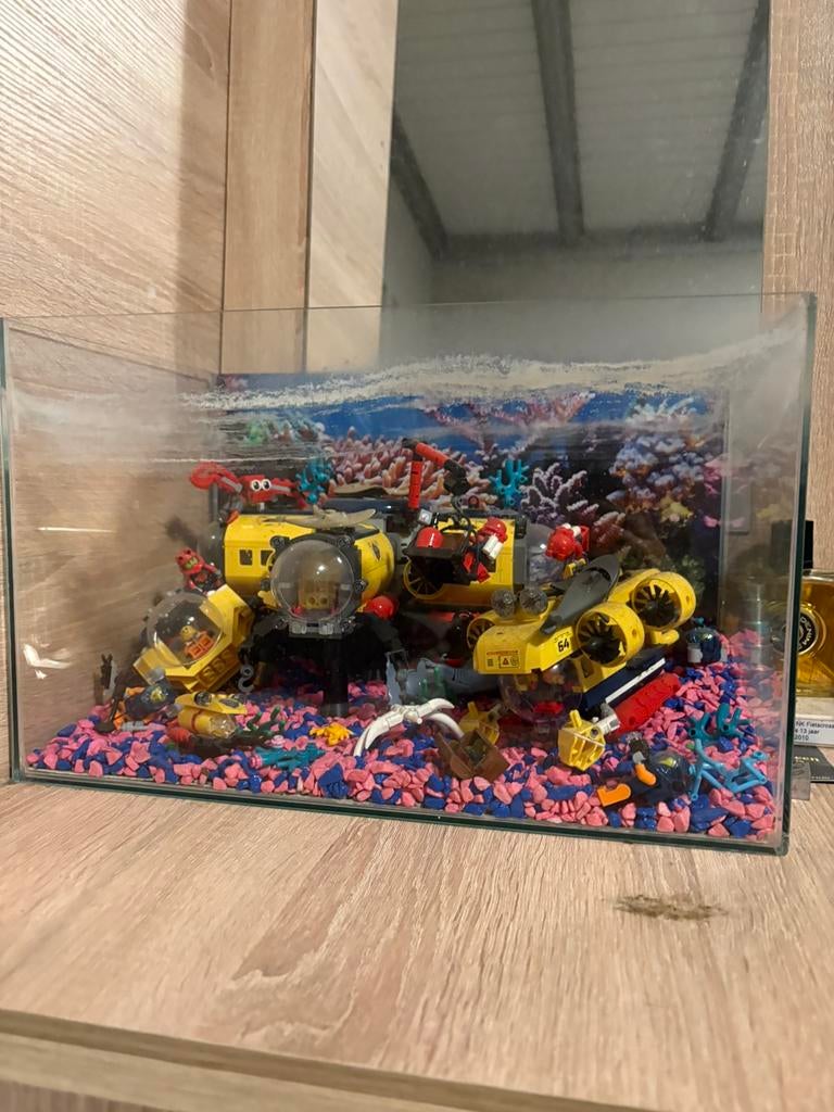 Aquarium met verschillende lego sets er in, Kinderen en Baby's, Speelgoed | Duplo en Lego, Ophalen of Verzenden, Zo goed als nieuw