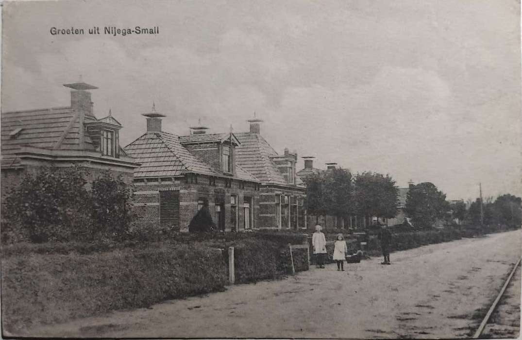 Nijega (Friesland) - Nijega-Small met N.T.M. Tramrails, Ophalen of Verzenden, Voor 1920, Gelopen, Friesland