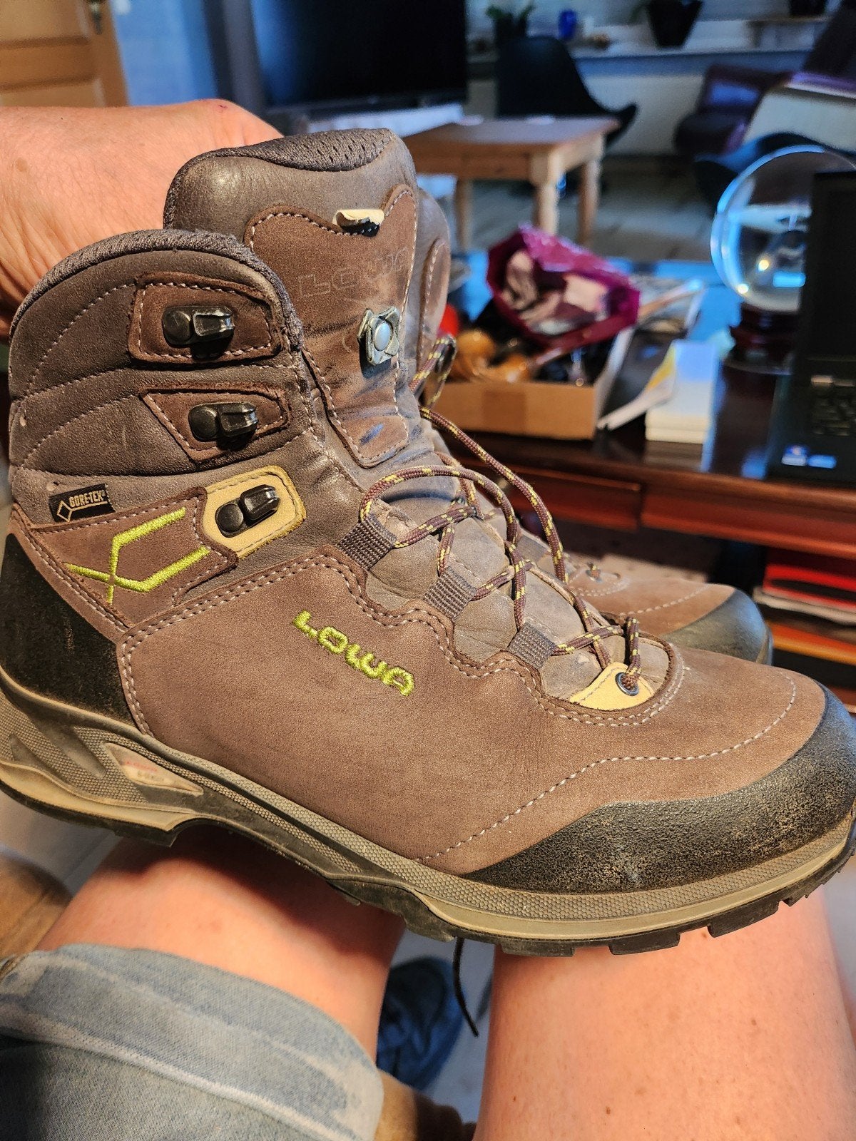 Lowa wandelschoenen, maat 39,5 - perfect voor avontuur!, Ophalen of Verzenden, Schoenen