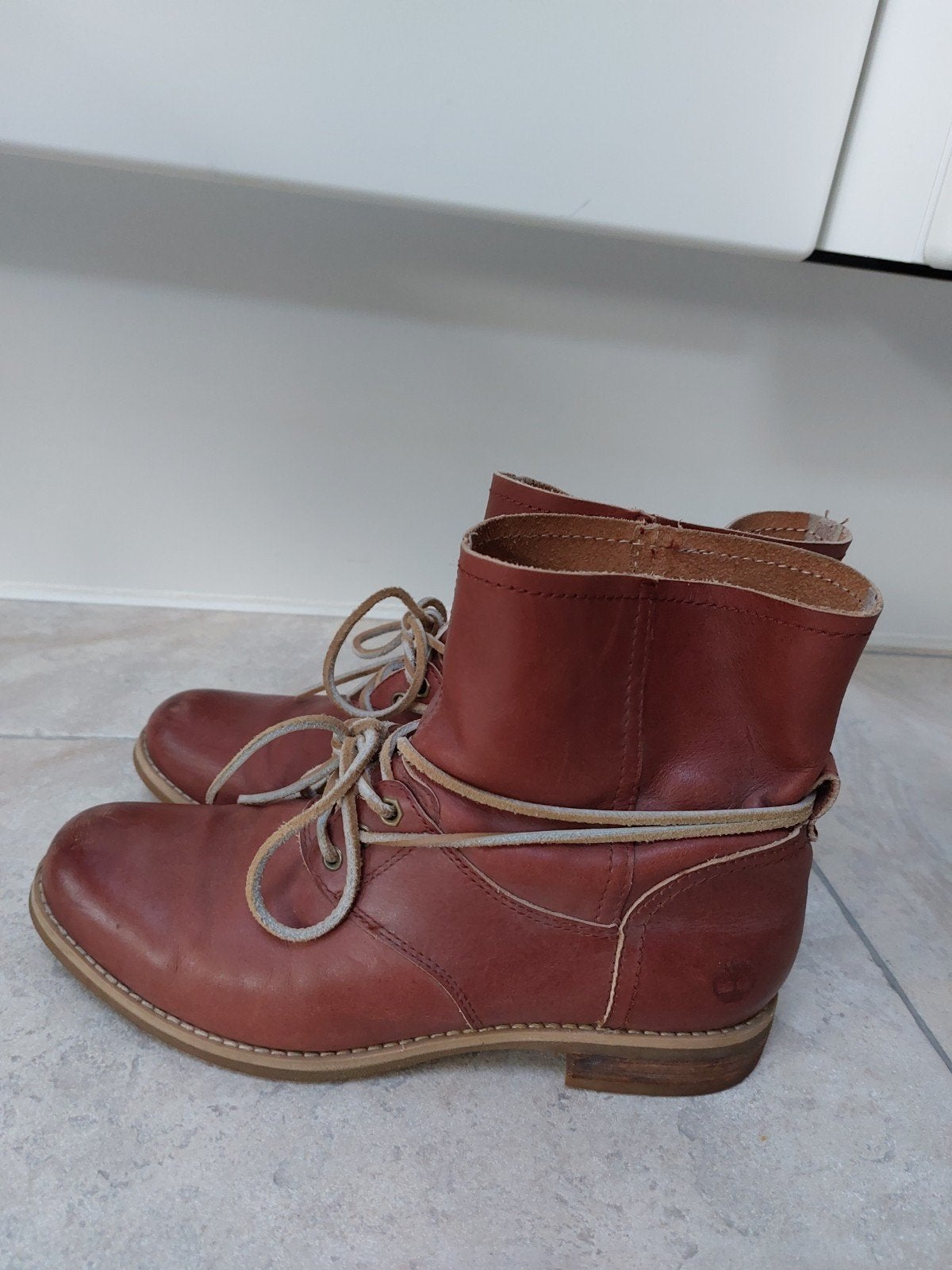 Bruine Timberland laarzen maat 39
Ni, Bruin, Lage of Enkellaarzen, Ophalen of Verzenden, Zo goed als nieuw