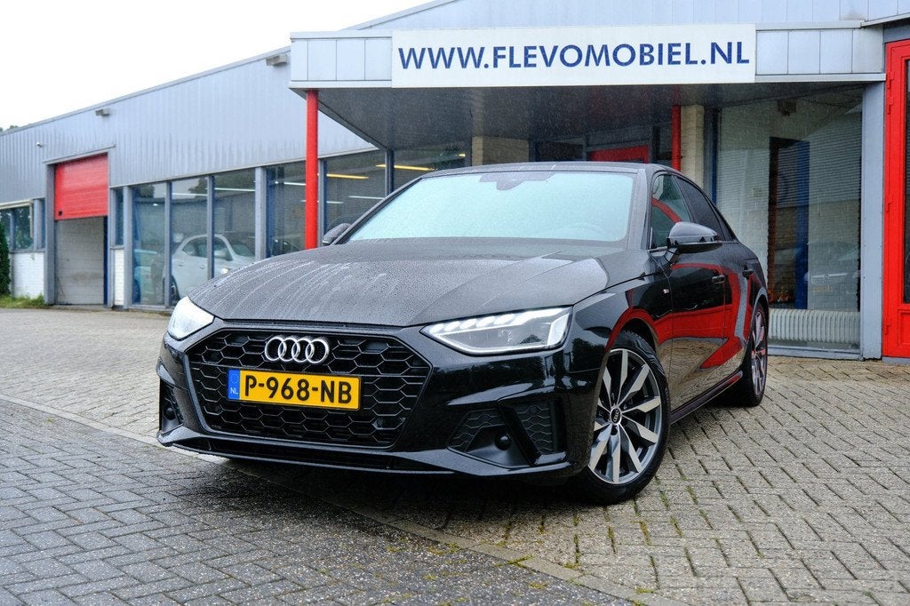 Audi A4 Limousine 35 TFSI S-Line Competition Aut. Navi|S-Lin, Gebruikt, 4 cilinders, Zwart, Sedan