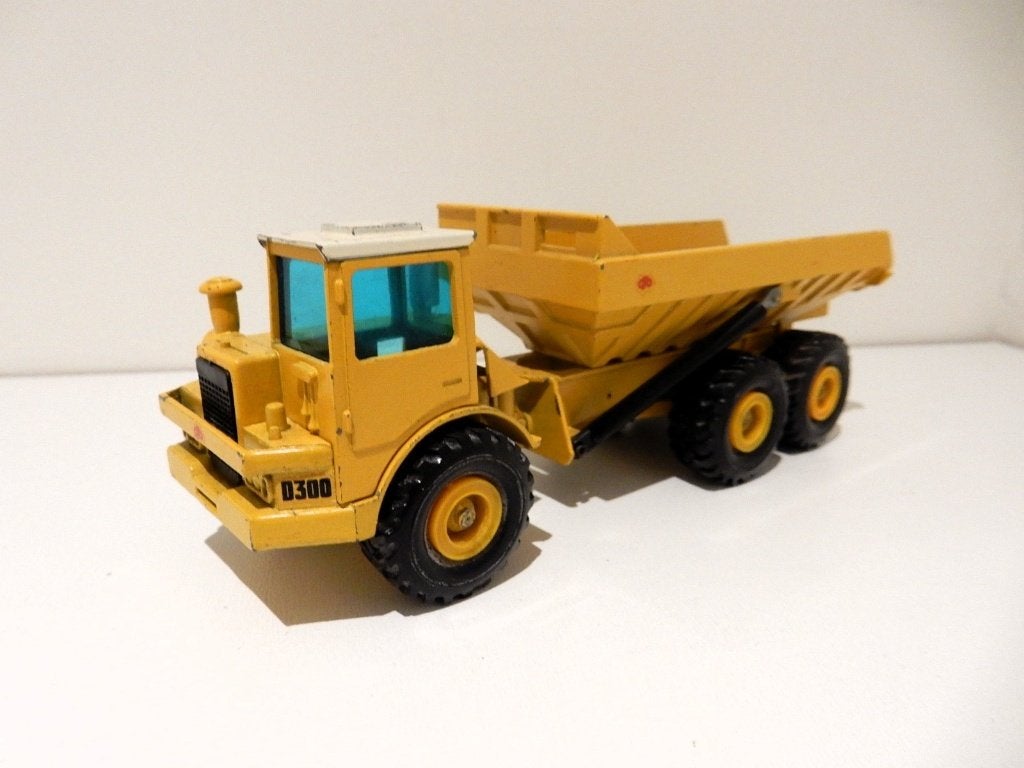 NZG DJB D300 CAT knik dumper articulated dumptruck gerep., Hobby en Vrije tijd, Modelauto's | 1:50, Ophalen of Verzenden, Gebruikt