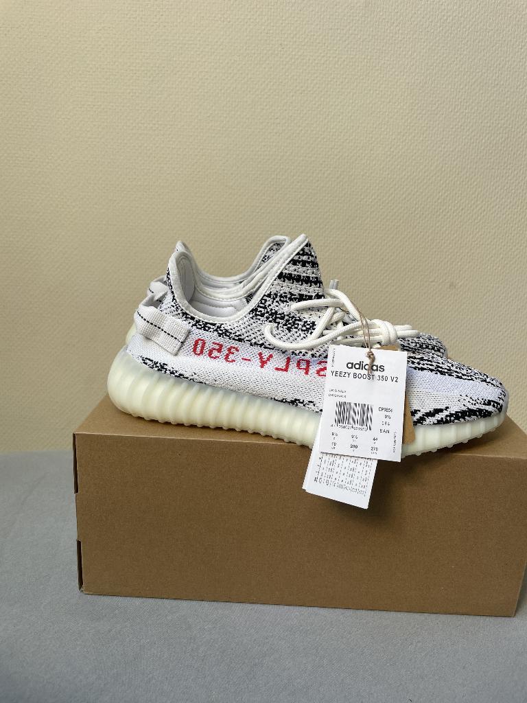 yeezy 350 zebra, Kleding | Heren, Schoenen, Overige kleuren, Nieuw, Ophalen of Verzenden, Sneakers of Gympen