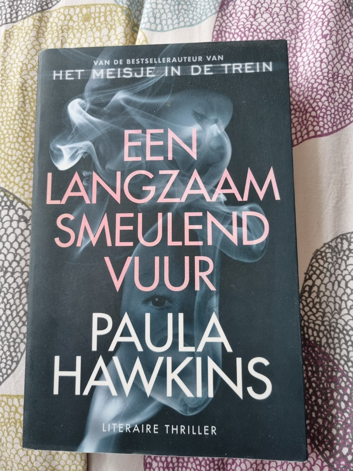 Paula Hawkins - Een langzaam smeulend vuur, Ophalen of Verzenden, Zo goed als nieuw, Paula Hawkins