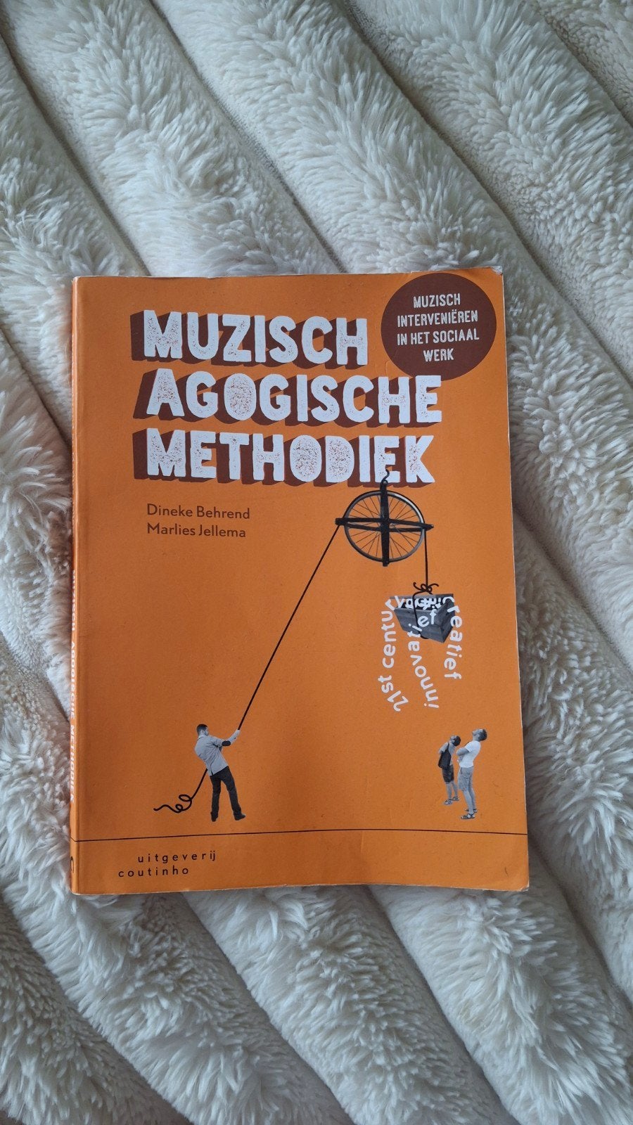 Muzisch Agogische Methodiek - D. Behrend & M. Jellema, Boeken, Ophalen of Verzenden, Gelezen, HBO, Dincke Behrend, Marlies Jellema
