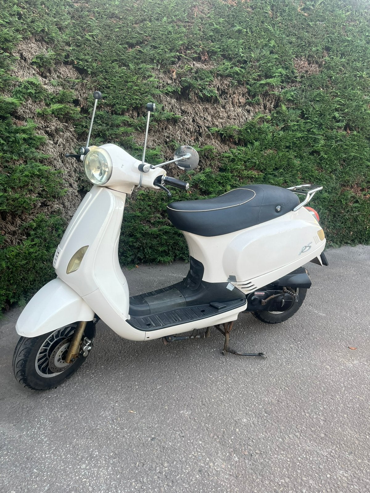 Snorfiets scooter ZNEN lees de beschrijving, Fietsen en Brommers, Snorfietsen en Snorscooters, Ophalen, Zo goed als nieuw, Benzine