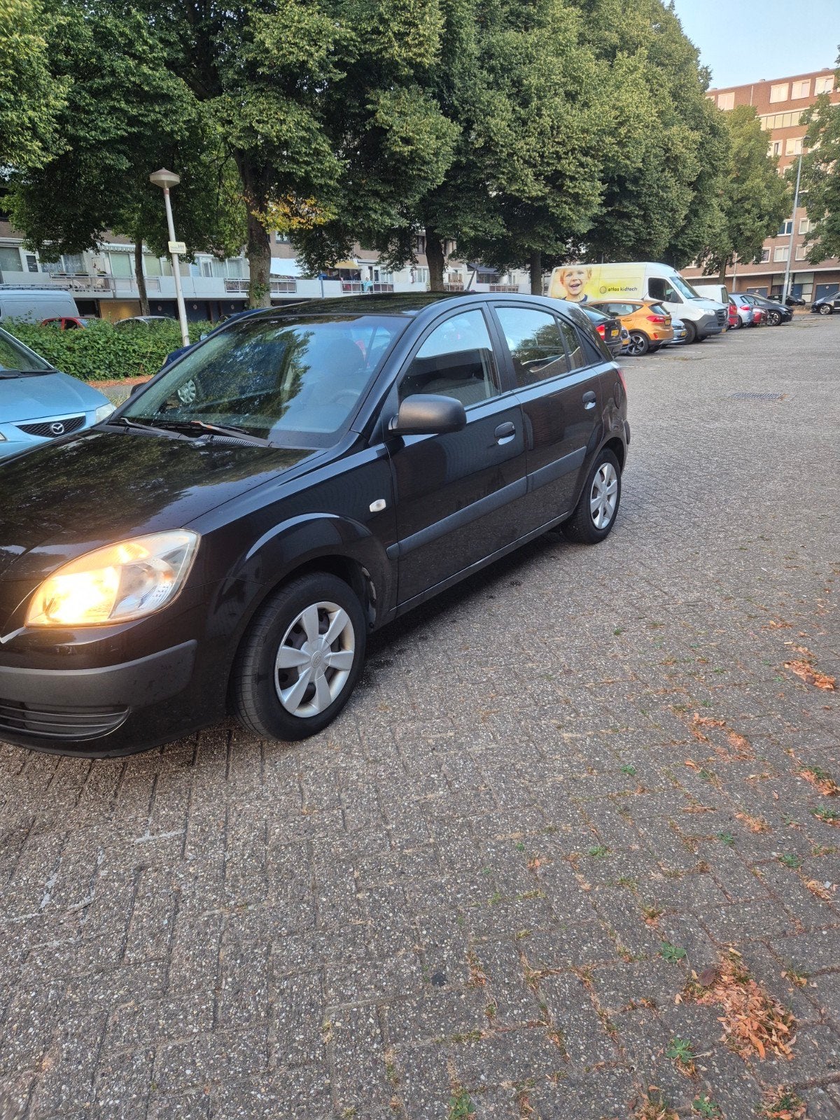 kia Rio 2006 voor 1700€, Auto's, Voorwielaandrijving, Stof, 1054 kg, Zwart