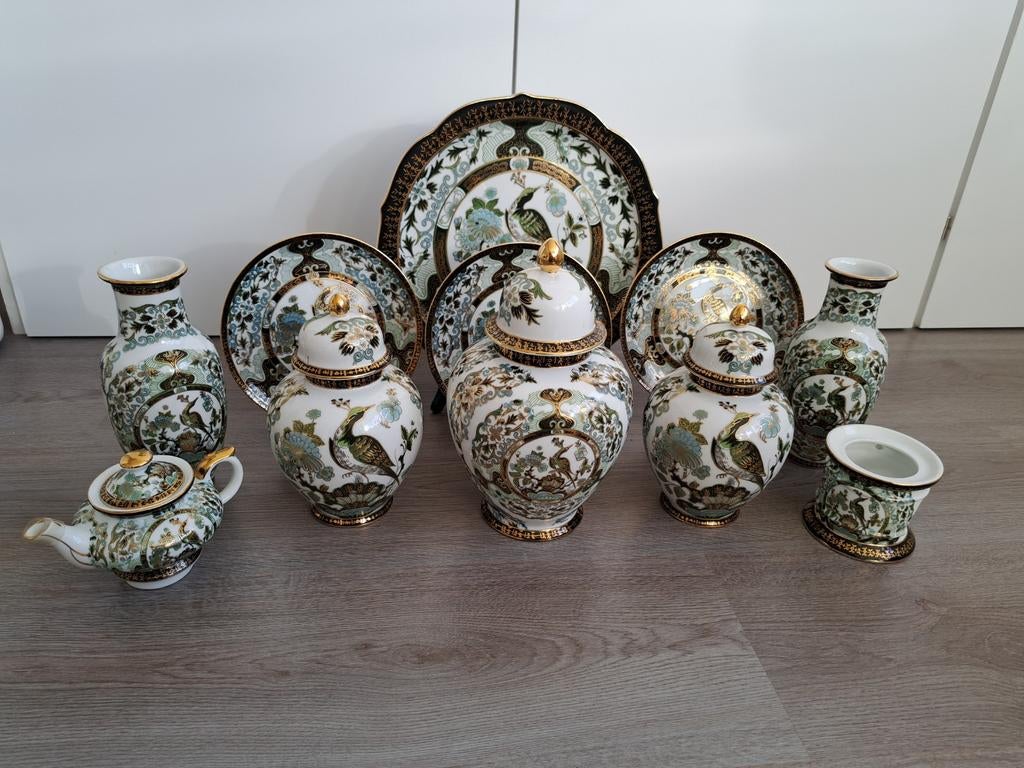 Saji Fine China Japan Pauw Servies Set, Antiek en Kunst, Antiek | Servies los, Ophalen