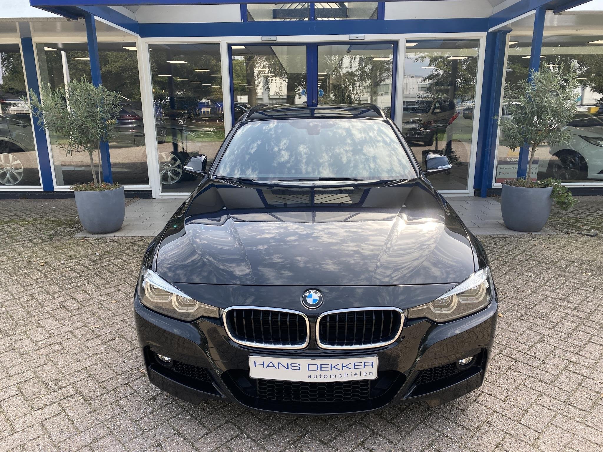 BMW 3-serie Touring 318i M Sport Corporate Lease M sport / S, Automaat, Gebruikt, Euro 6, 1465 kg