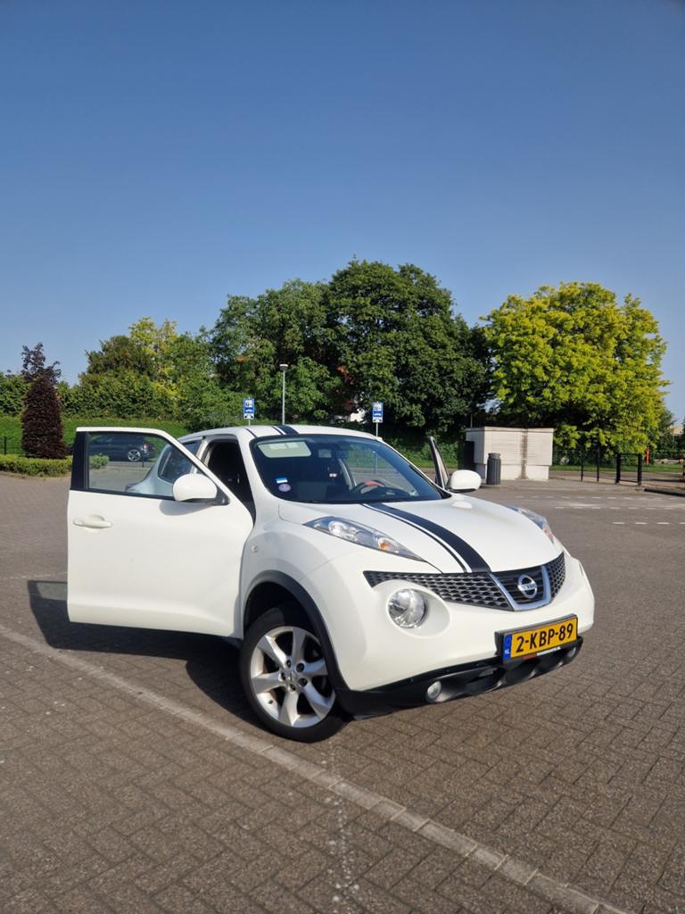 Nissan Juke 1.6 86KW Eco-pure Drive 2013 Wit, Auto's, Nissan, 1250 kg, Zwart, 4 cilinders, Origineel Nederlands