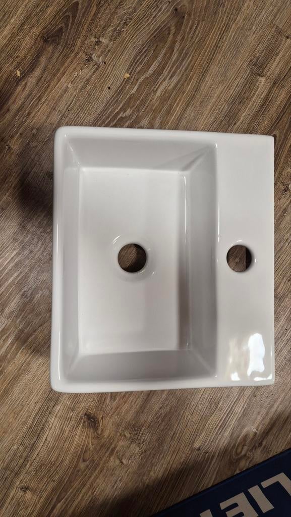 Keramisch fontein, 32x29x12cm. Incl kraangat, Ophalen, Wastafel