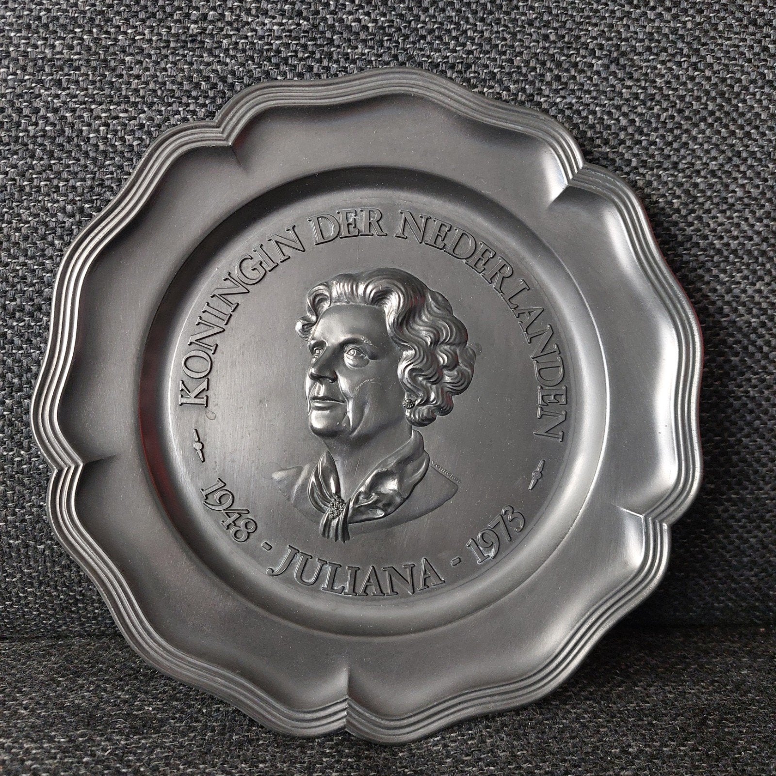 Tinnen wandbord Koningin Juliana 1948-1973, Ophalen of Verzenden