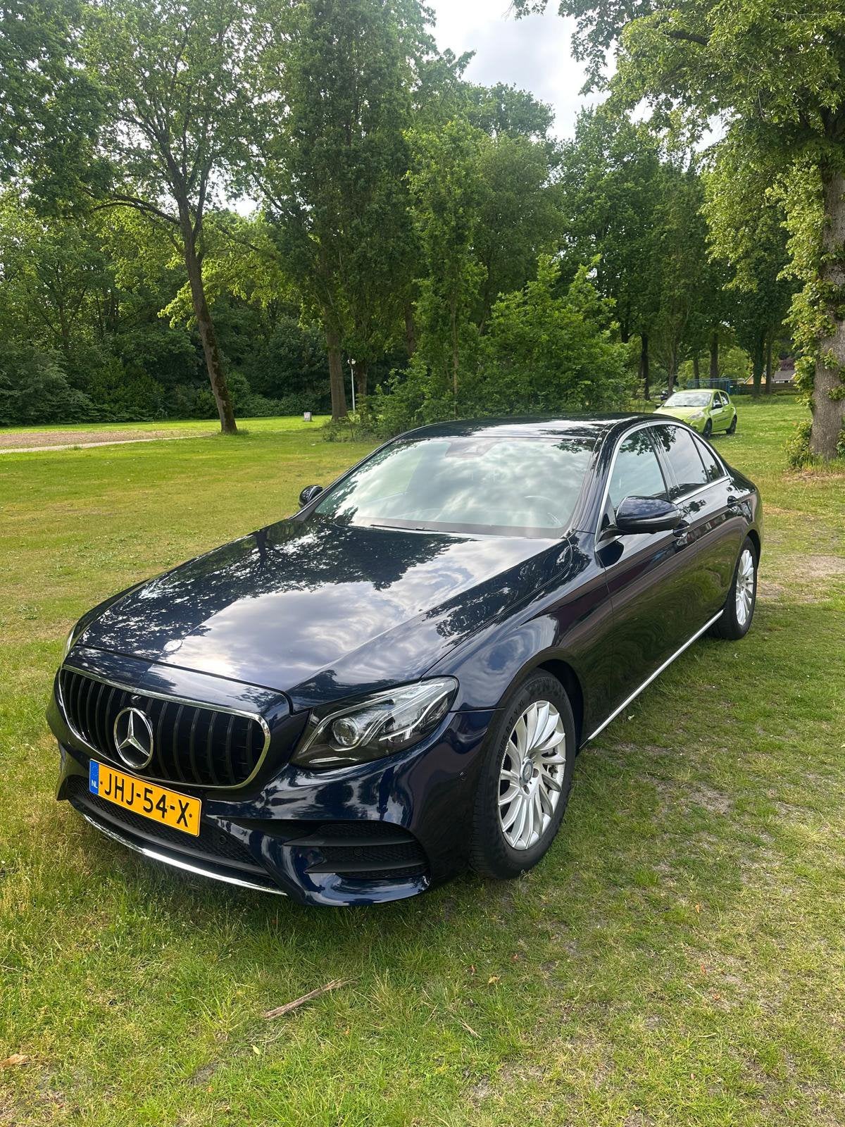 Mercedes-Benz E-Klasse 2.0 E200 Sedan AUT 2016 Blauw, Auto's, Dealer onderhouden, Zwart, 4 cilinders, Leder en Stof