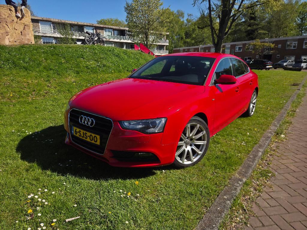 Audi A5 Sportback 1.8 TFSI (170pk) Automaat Rood Business ed, Zwart, 4 cilinders, 4 stoelen, 170 pk
