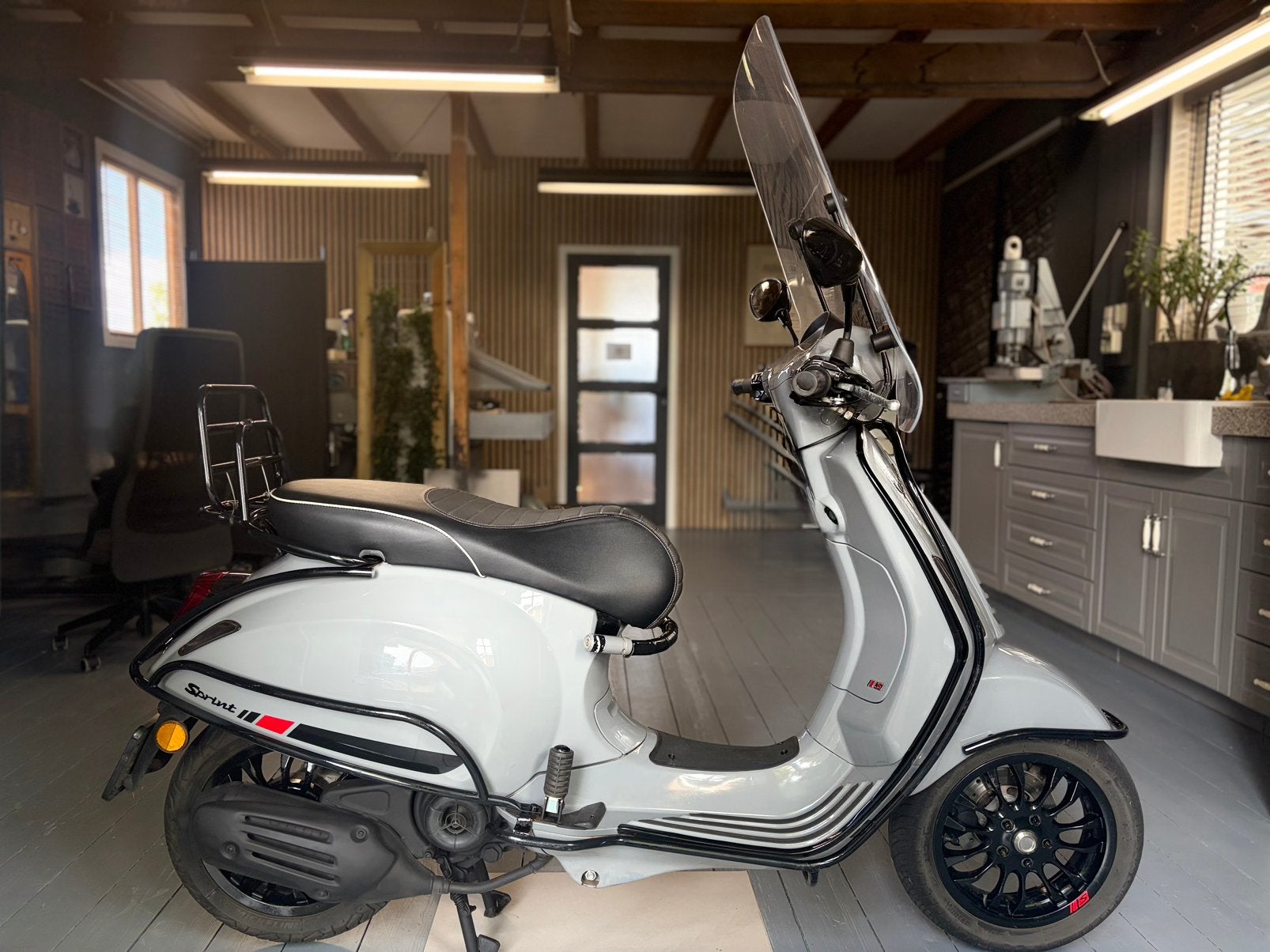 Vespa sprint piaggio + beenhoes, Fietsen en Brommers, Ophalen, Gebruikt, Maximaal 45 km/u, Vespa S