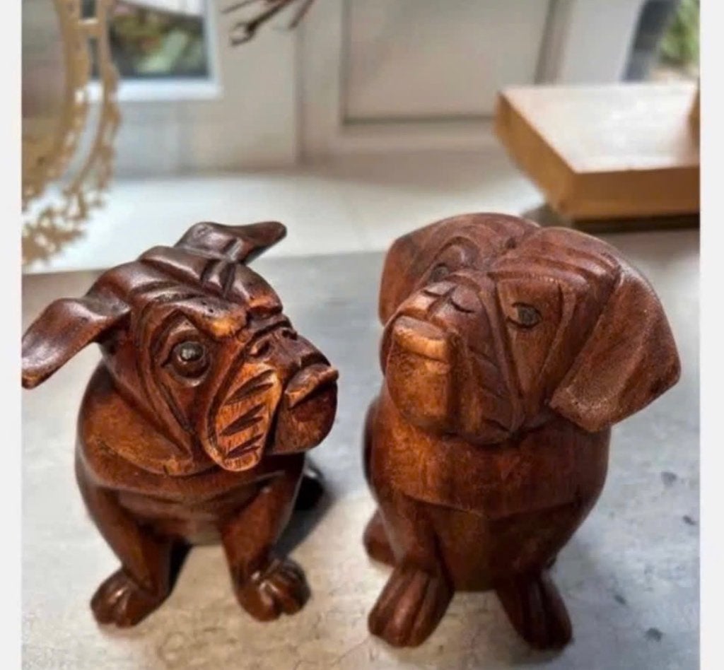 Houten Bulldog Beeldjes - Set van 2 Handgesneden Hondenbeeld, Ophalen of Verzenden
