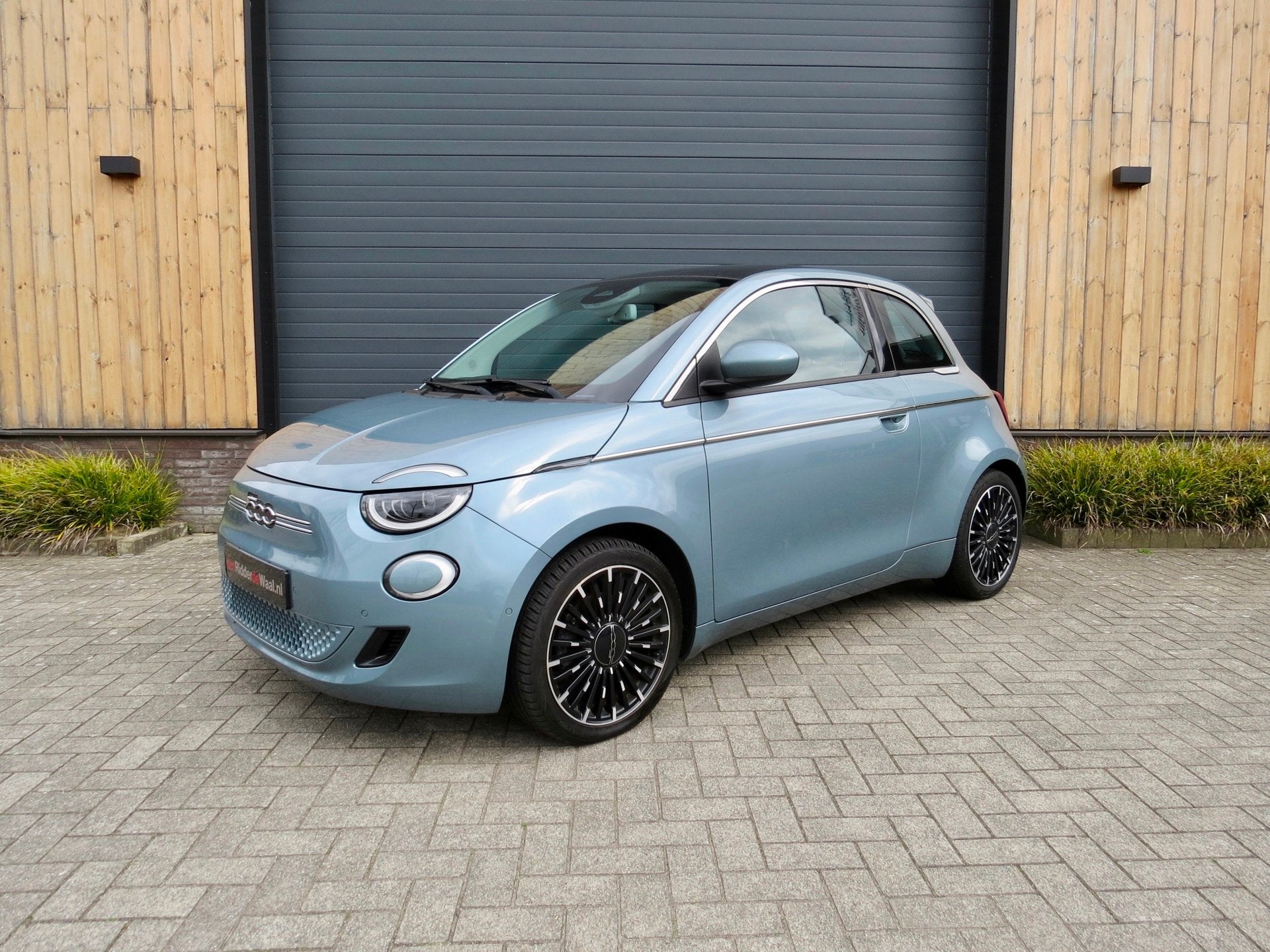 Fiat 500e La Prima 42 kWh *Leder *Carplay *Unieke kleur, Auto's, Gebruikt, 118 pk, Onderhoudsboekje, Te koop