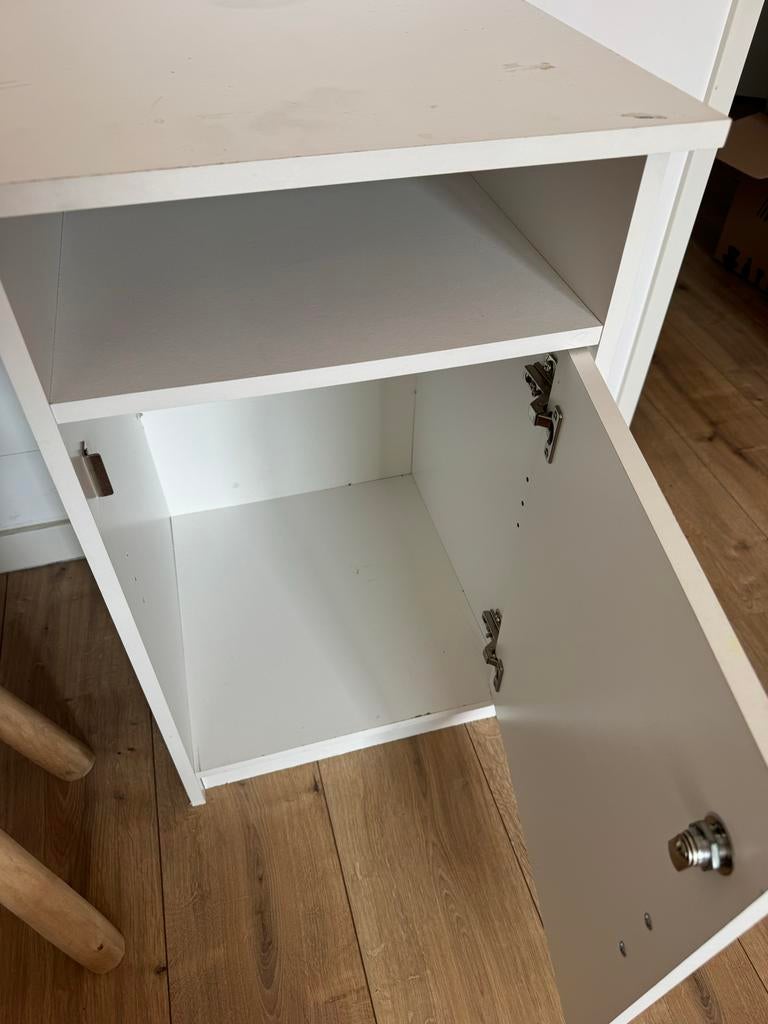 Wit kinderbureau (gratis)!, Ophalen, Gebruikt