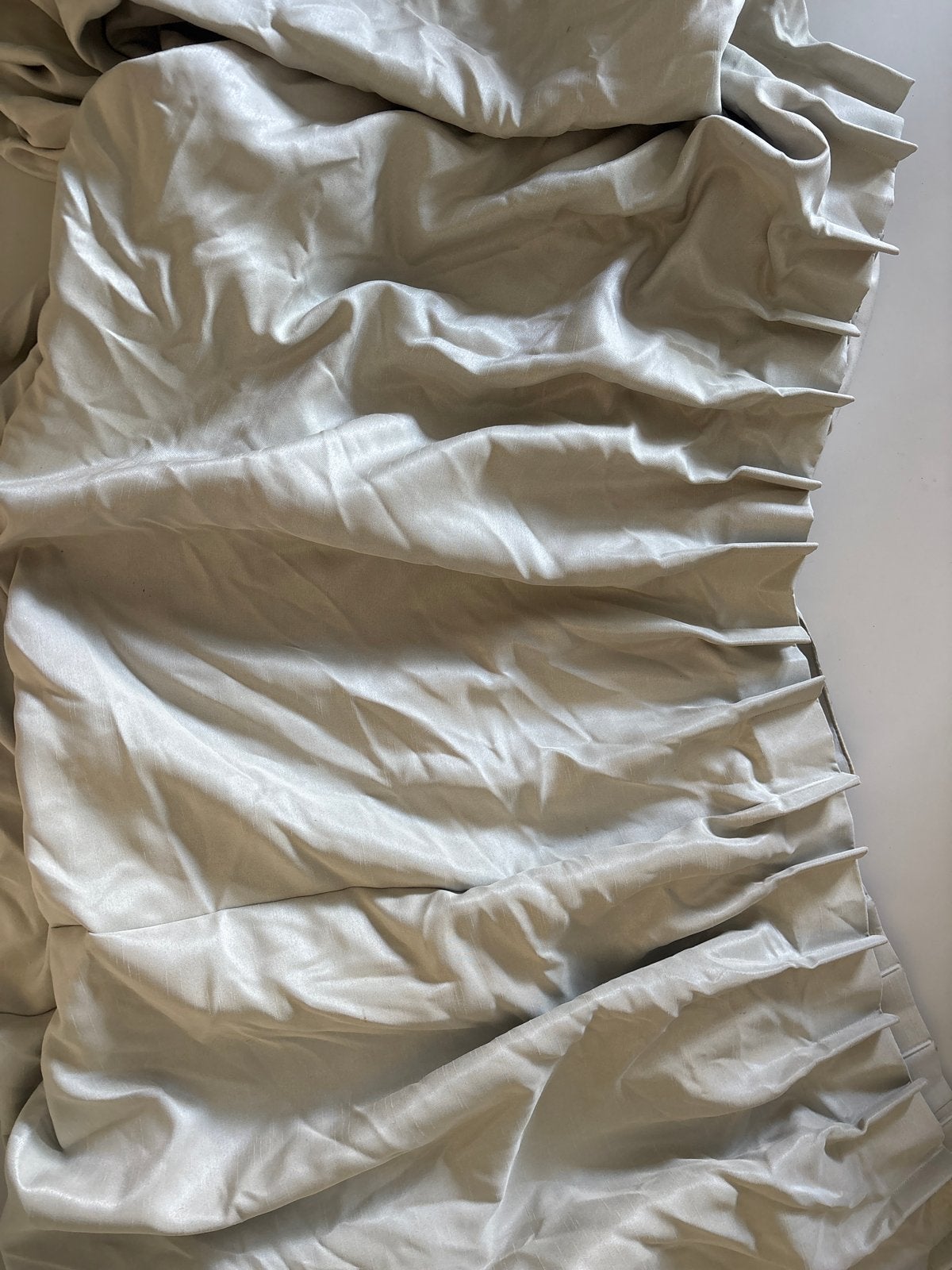 2 x Zilverkleurige gordijn- 290 cm breed, 260 cm hoog, Huis en Inrichting, Stoffering | Gordijnen en Lamellen, Ophalen, Gebruikt