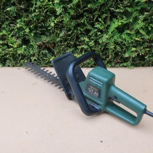 Black & Decker heggenschaar GT 201 33 cm in goede staat, Ophalen of Verzenden, Gebruikt, Elektrisch, Black & Decker