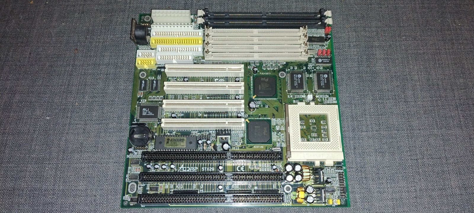 Socket 7 moederbord Ford Lian TX-5IB2 1998, Ophalen of Verzenden