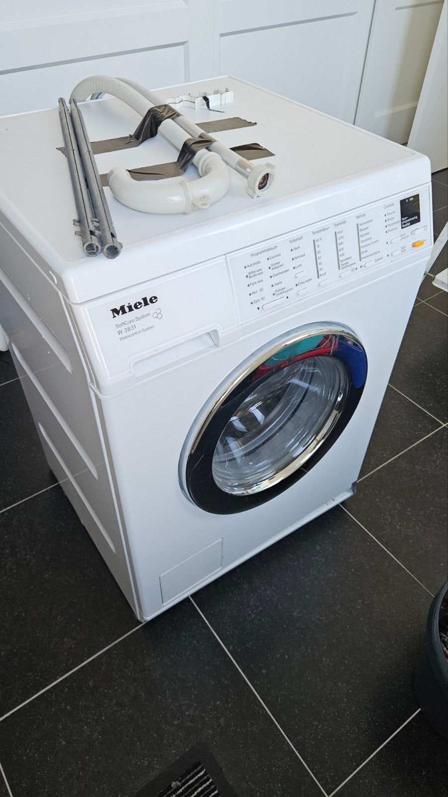 Miele W 3831 SoftCare System Wasmachine (defect), Ophalen, Niet werkend, 1200 tot 1600 toeren, Voorlader